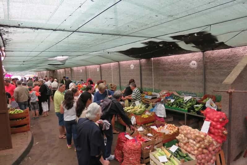 Santo da Serra Farmers' Market