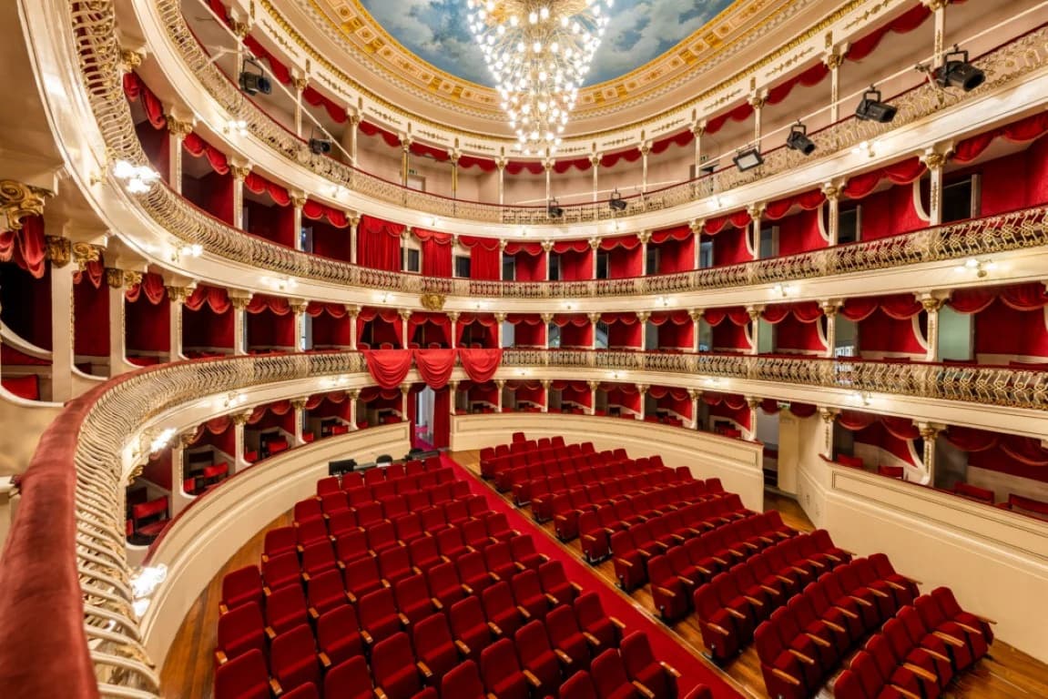 Guided Tours Baltazar Dias Municipal Theatre