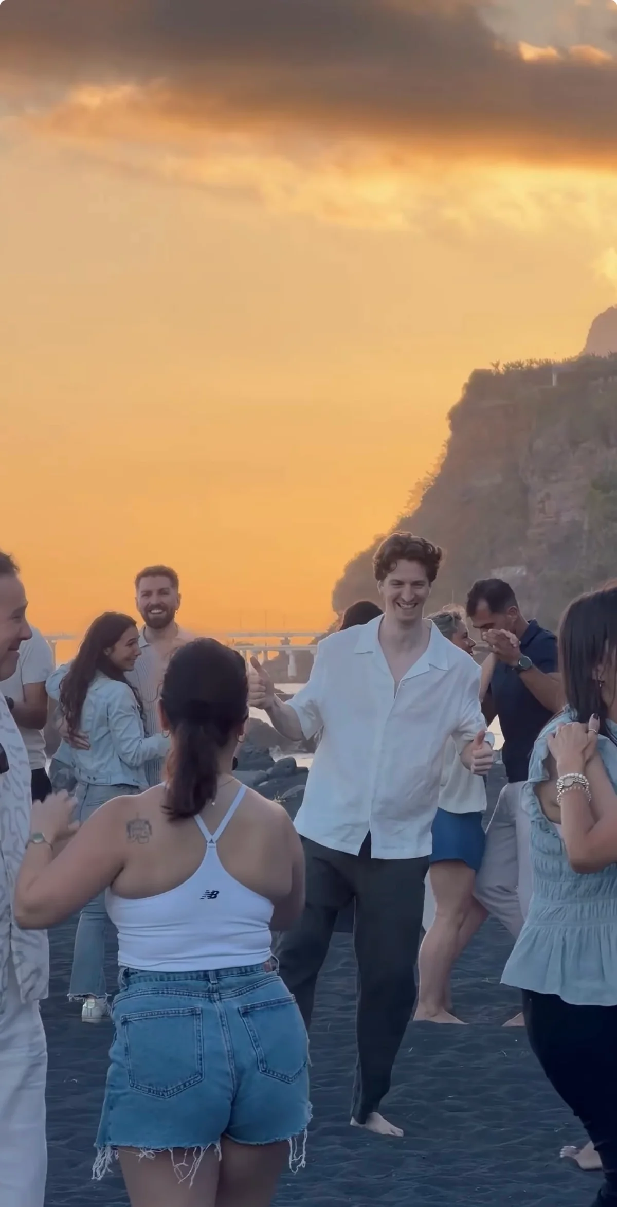 Bachata Dancing at the Beach (Beginner Lesson)