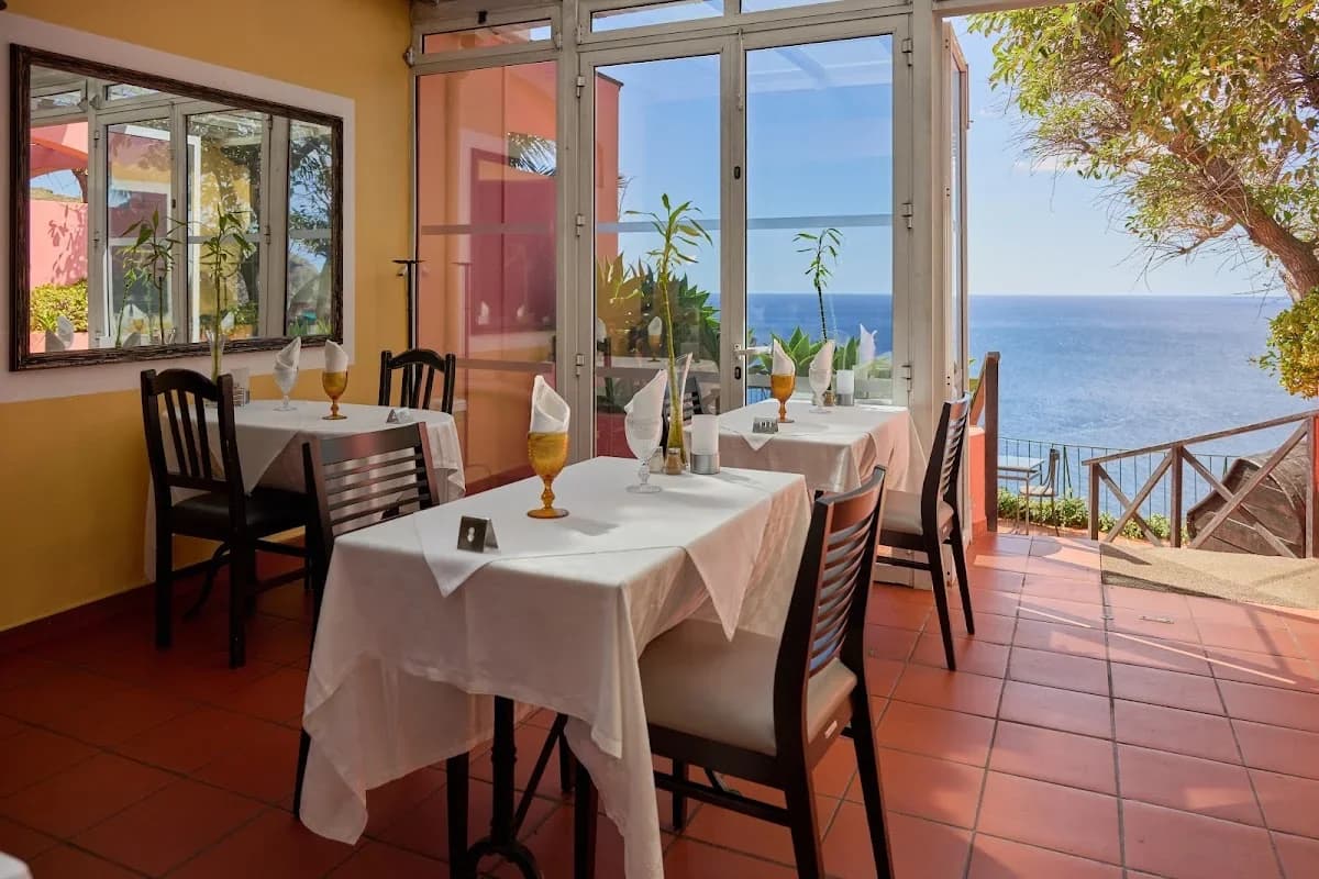 Inn & Art Madeira Hotel and Restaurant