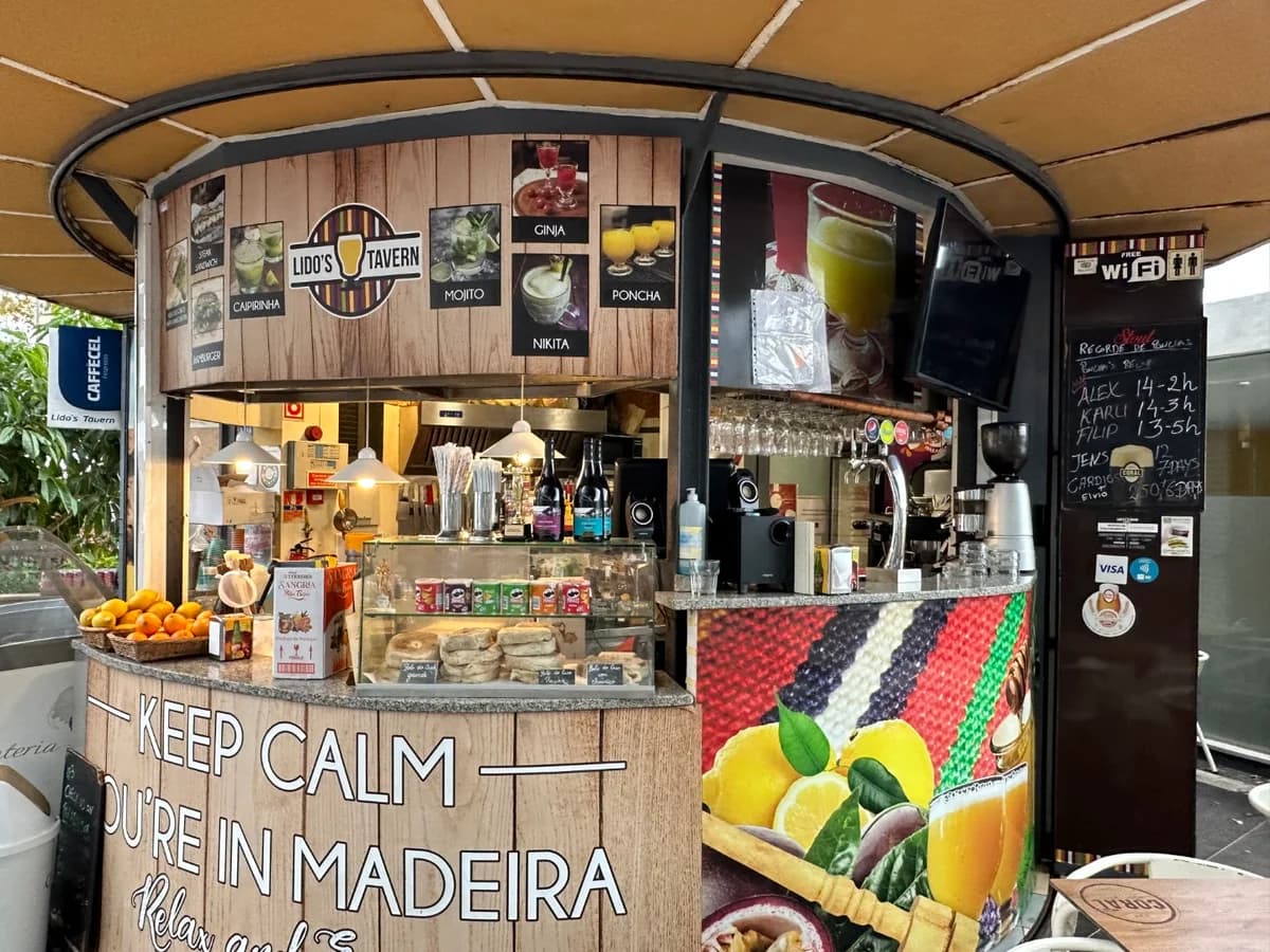 Lido's Tavern