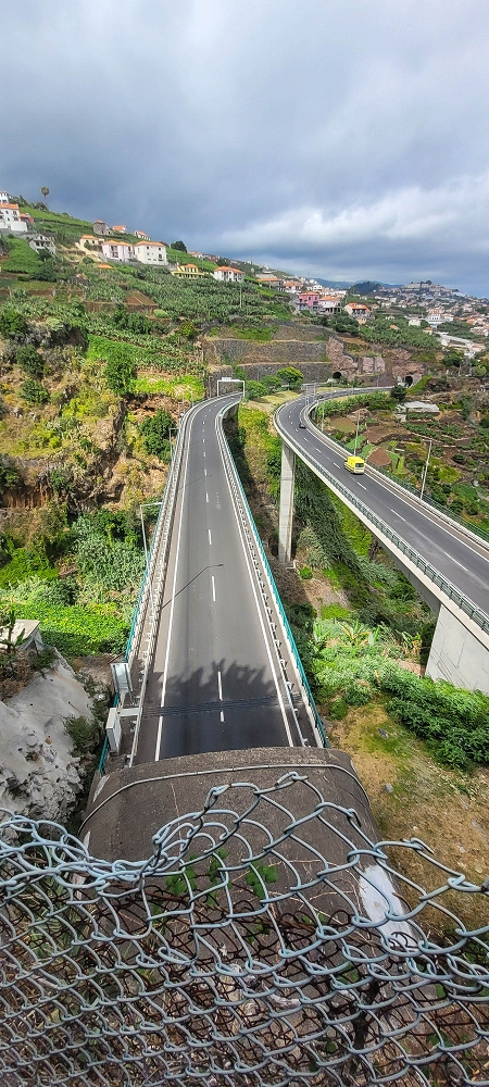01.07.2022 Levadaentdeckungen oberhalb von Camara de Lobos — Galerie oberhalb der Autobahn — Foto 2