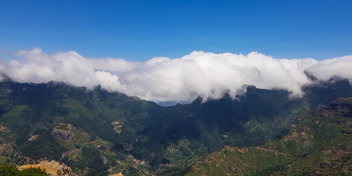01.08.2021 Levada da Rouca und Aufstieg nach Chao dos Terreiros, zurück über die Boca da Corrida — Aufstieg zur Crista do Espigao und weiter zur Fonte dos Burros — Foto 1