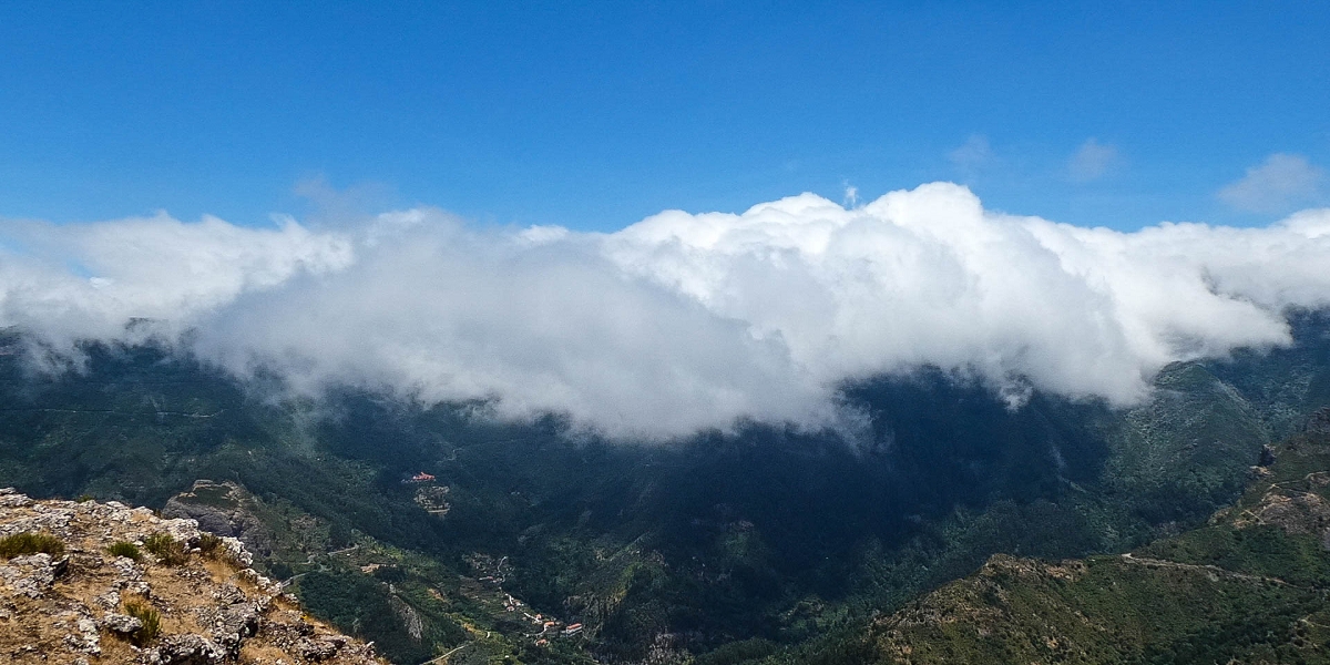 01.08.2021 Levada da Rouca und Aufstieg nach Chao dos Terreiros, zurück über die Boca da Corrida — Aufstieg zur Crista do Espigao und weiter zur Fonte dos Burros — Foto 5