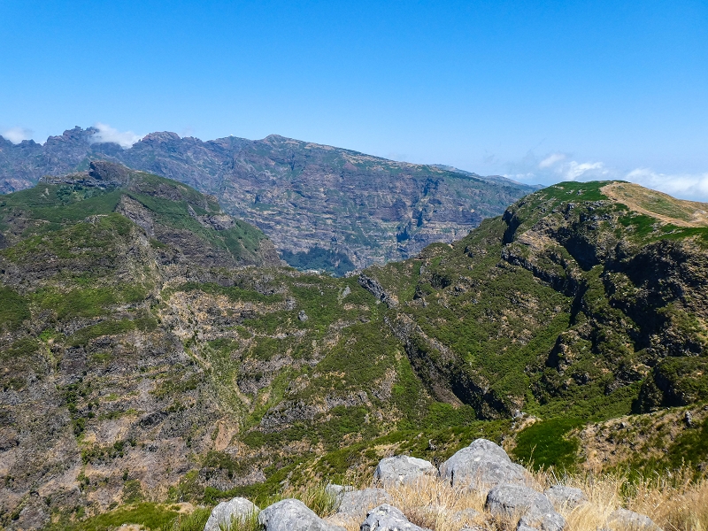 01.08.2021 Levada da Rouca und Aufstieg nach Chao dos Terreiros, zurück über die Boca da Corrida — Chao dos Terreiros und Trompica — Foto 5