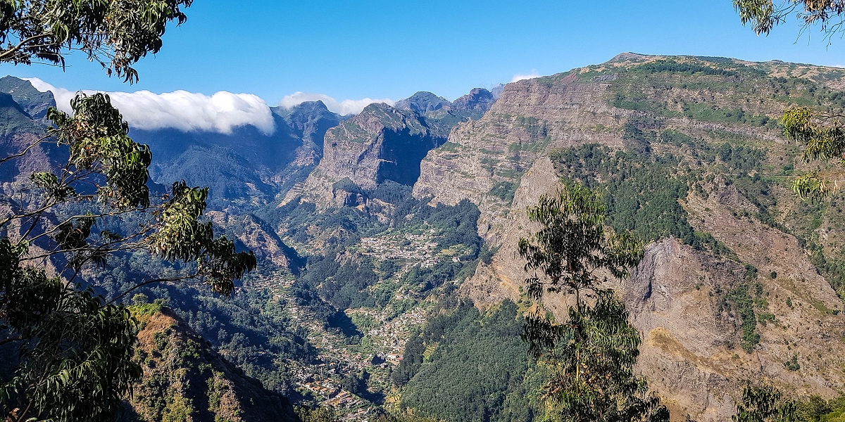 01.08.2021 Levada da Rouca und Aufstieg nach Chao dos Terreiros, zurück über die Boca da Corrida — Boca dos Namoradaos — Foto 2