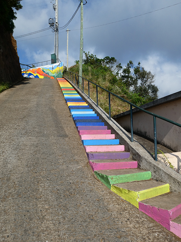 02.07.2018 Rocha do Navio und Levada do Cantinho, Miradouro de Santo Antonio — Weiter zur Bergstation der Rocha do Navio-Seilbahn — Foto 9