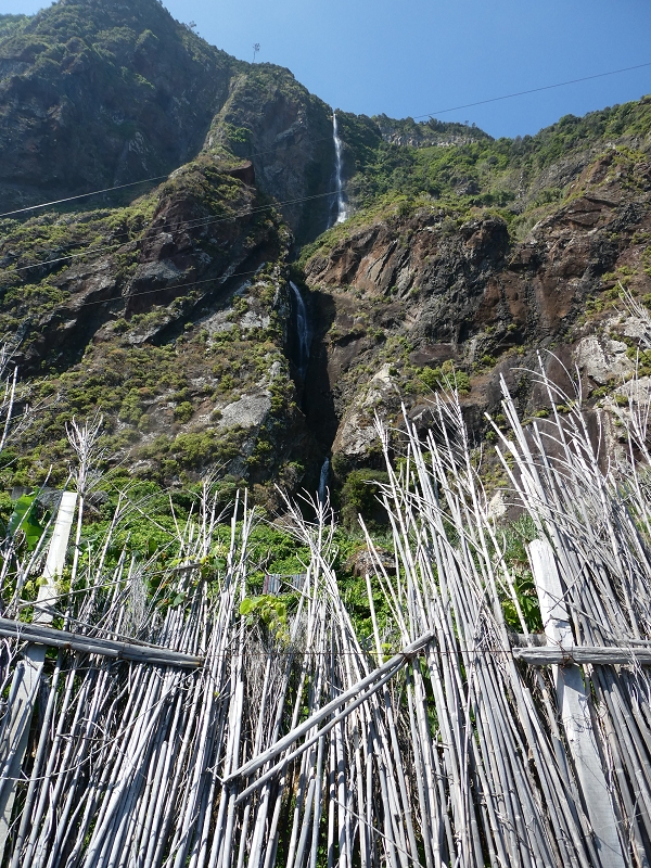 02.07.2018 Rocha do Navio und Levada do Cantinho, Miradouro de Santo Antonio — Die Wasserfalltreppe — Foto 1
