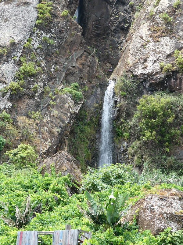 02.07.2018 Rocha do Navio und Levada do Cantinho, Miradouro de Santo Antonio — Die Wasserfalltreppe — Foto 3