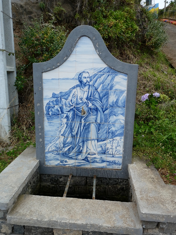02.07.2018 Rocha do Navio und Levada do Cantinho, Miradouro de Santo Antonio — Weiter zur Bergstation der Rocha do Navio-Seilbahn — Foto 10