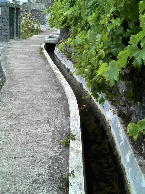 2 August 2014 5 Levadas around Maroços — Starting point 2, back to the Levada do Marocos 2 and along it to the end — photo 7