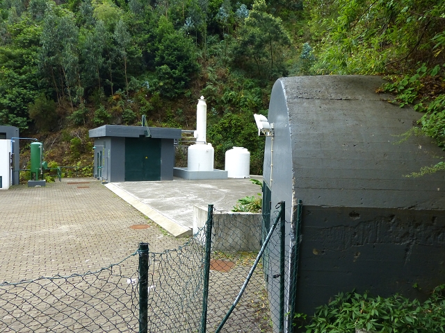 2 August 2014 5 Levadas around Maroços — Sistema Elevatorio das Fontes Vermelhas and on to the ER-236 — photo 4