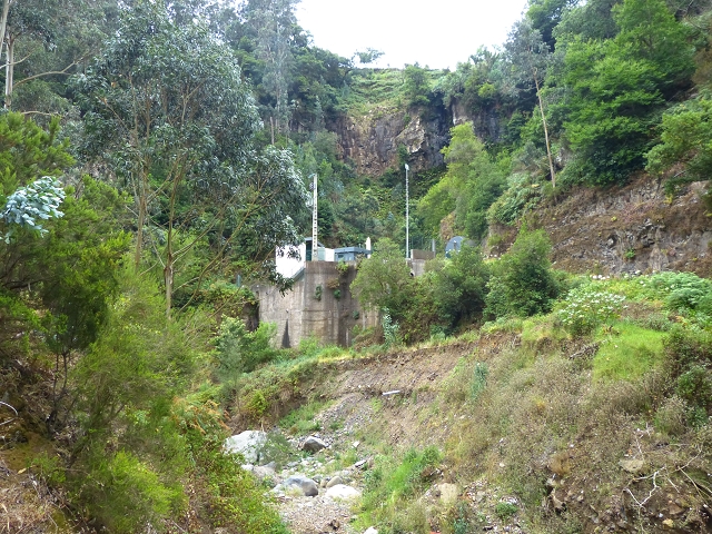 2 August 2014 5 Levadas around Maroços — Sistema Elevatorio das Fontes Vermelhas and on to the ER-236 — photo 7