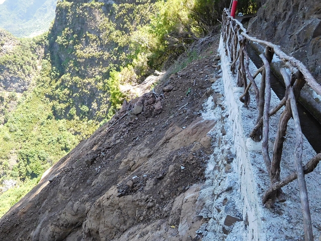 02.08.2015 Levada dos Tornos und das Fajas — Weiter zum Levadahaus — Foto 29