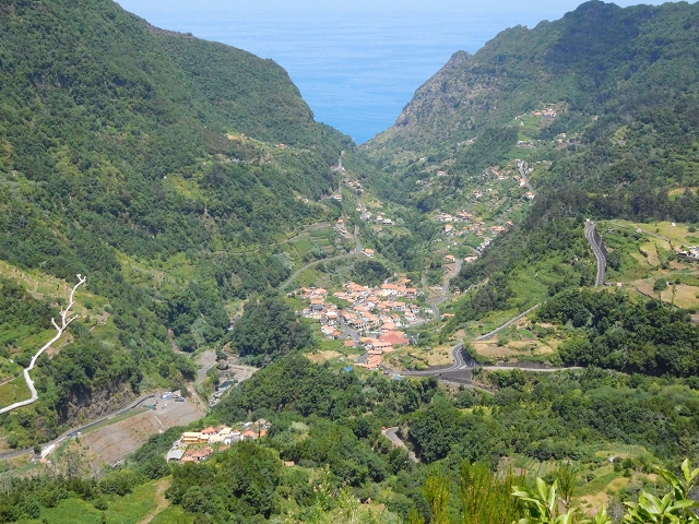 02.08.2015 Levada dos Tornos und das Fajas — Weiter zum Levadahaus — Foto 52