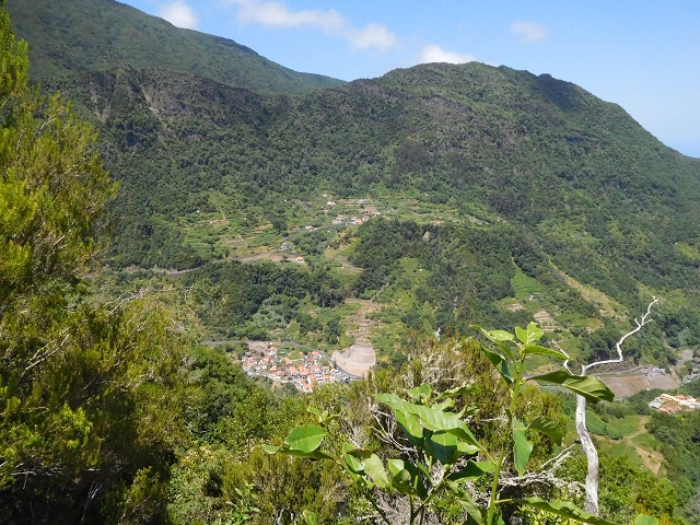02.08.2015 Levada dos Tornos und das Fajas — Weiter zum Levadahaus — Foto 53