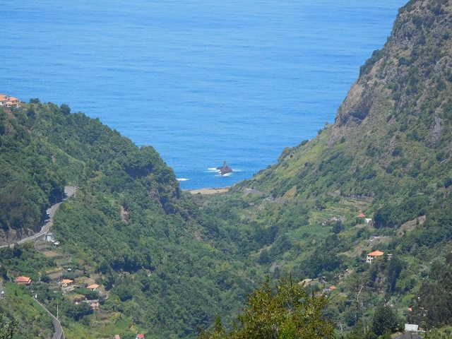 02.08.2015 Levada dos Tornos und das Fajas — Abstieg nach Lamaceiros — Foto 3