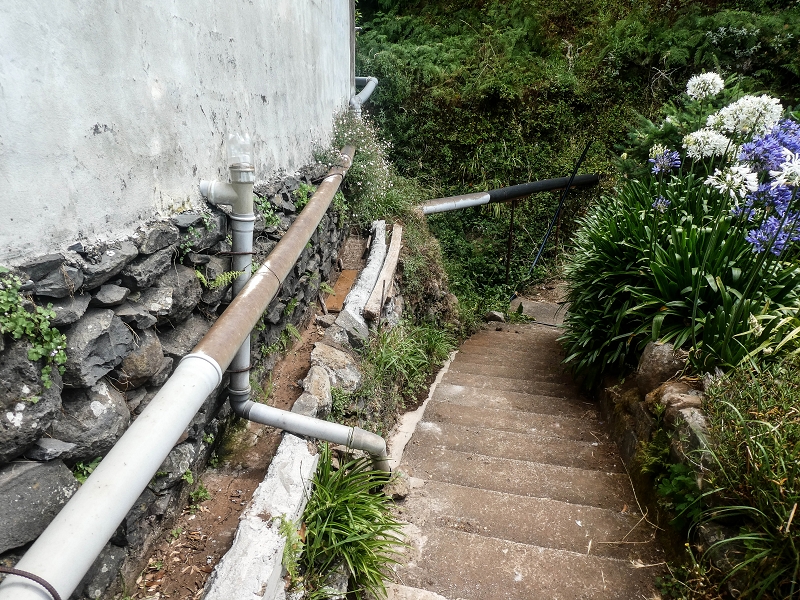 02.08.2021 Über 5 Levadas rund um Camacha — Weiter auf der Levada da Fonte Perigosa — Foto 31