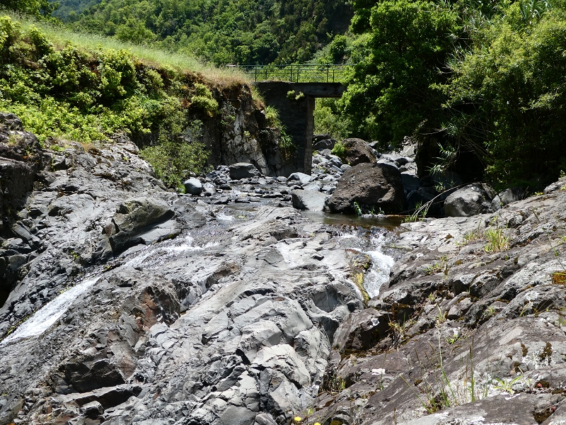 03.07.2018 Rundtour von Boaventura über die Ribeira dos Moinhos nach Achada da Madeira und zurück über die Levada da Achada Grande — Pocos in der Ribeira do Porco — Foto 7