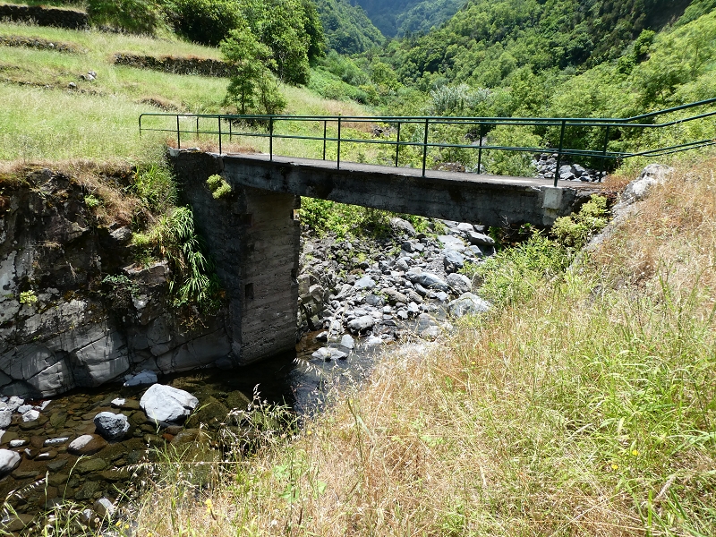 03.07.2018 Rundtour von Boaventura über die Ribeira dos Moinhos nach Achada da Madeira und zurück über die Levada da Achada Grande — Pocos in der Ribeira do Porco — Foto 8