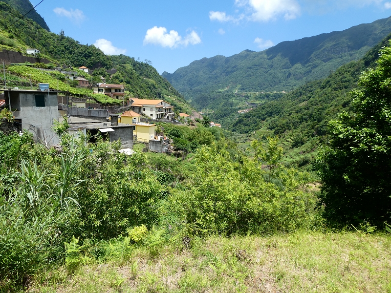 03.07.2018 Rundtour von Boaventura über die Ribeira dos Moinhos nach Achada da Madeira und zurück über die Levada da Achada Grande — Weiter nach Falca de Cima — Foto 3