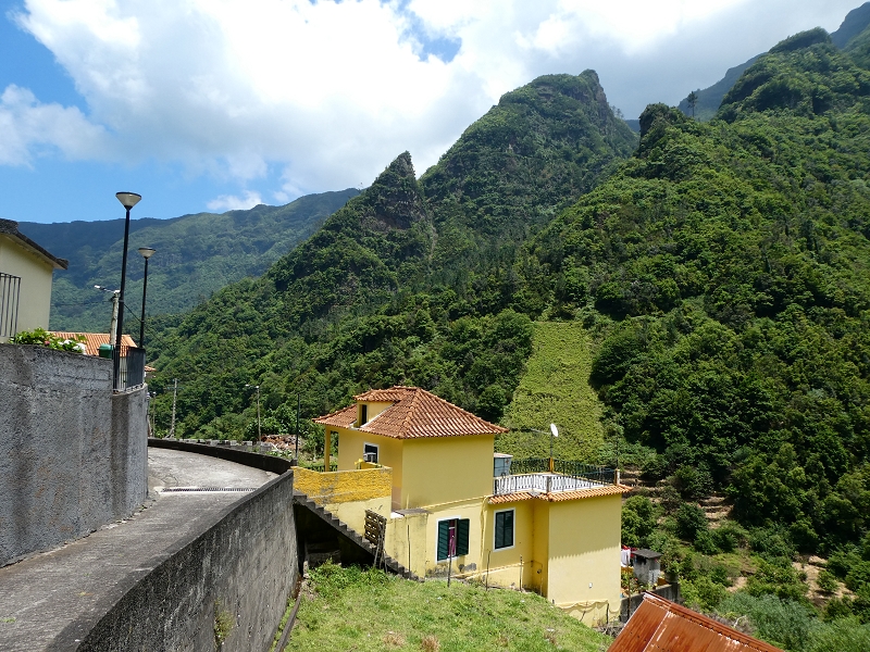 03.07.2018 Rundtour von Boaventura über die Ribeira dos Moinhos nach Achada da Madeira und zurück über die Levada da Achada Grande — Weiter nach Falca de Cima — Foto 6