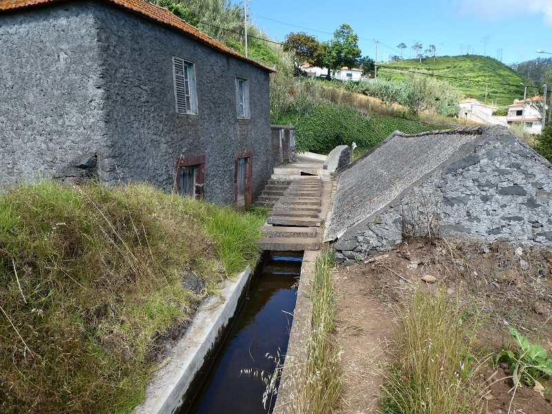 04.07.2018 Rundwanderung entlang und um die Levada dos Marinheiros — Auf der Levada Nova — Foto 2