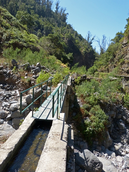 Levada dos Piornais — Até ao primeiro caminho de acesso e à ponte — foto 11