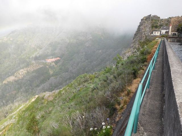 04.08.2015 Pico Grande — Das Speicherbecken des Kraftwerks Serra de Agua — Foto 11