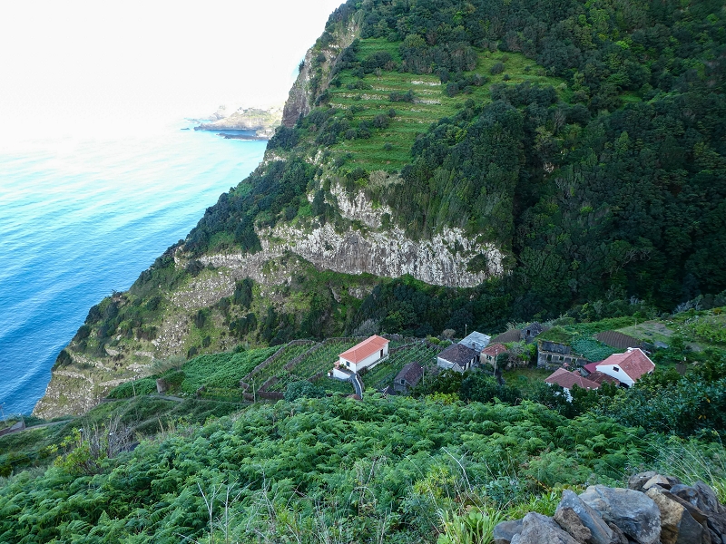 05.05.2019 Ribeira Funda - Vereda dos Castanheiros - Fanal - Levada dos Cedros - Tranquada - Ribeira Funda — Descida para Ribeira Funda — foto 7