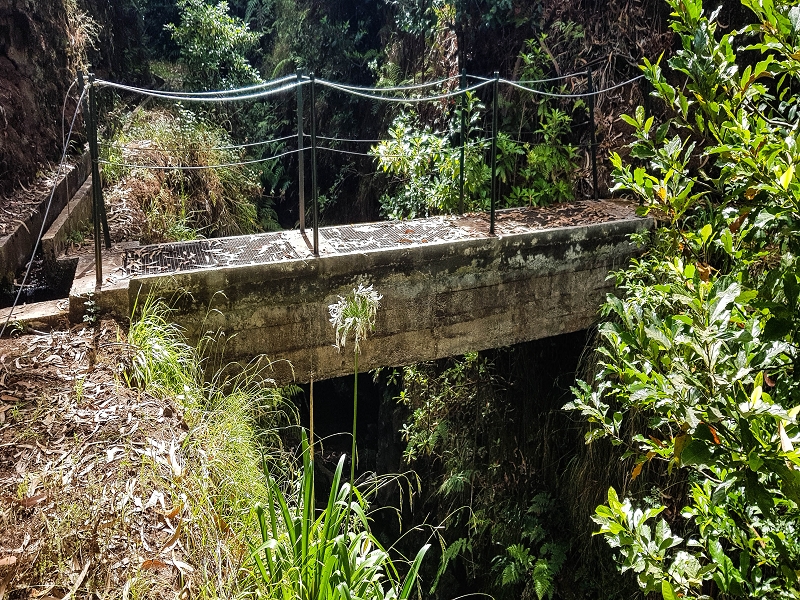 Levada Nova — The third stream crossing with the feeder levada — photo 1