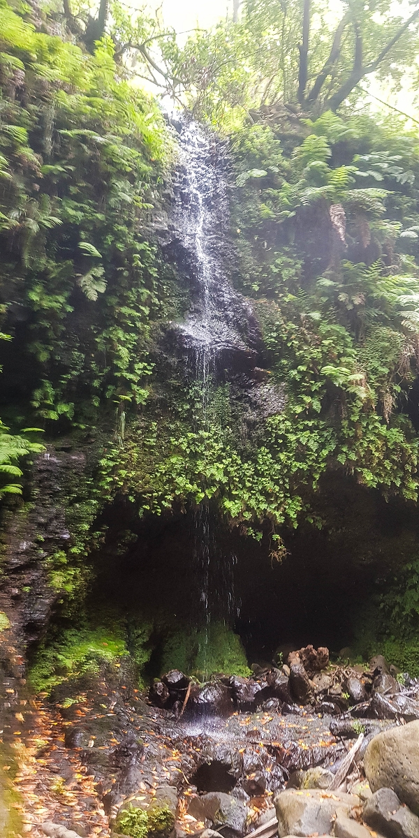 Levada Nova — Second crossing of the Ribeira da Madalena with the waterfalls — photo 12