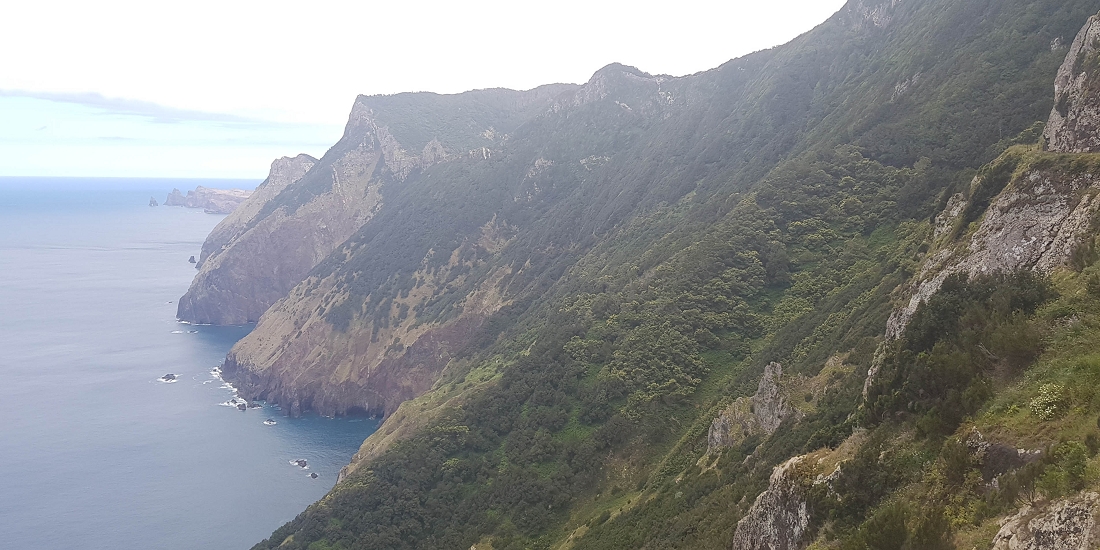 06.05.2019 Über den Pico da Coroa und die Boca do Risco — Auf dem Nordküstenweg nach Larano — Foto 6