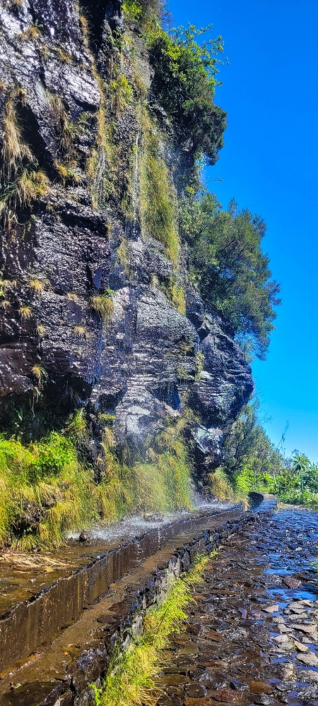 Levada da Serra (da Bica da Cana) — Die Wasserfallpassage — Foto 3