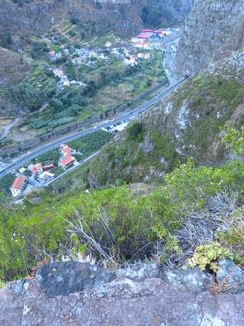06.08.2014 Furnas, Lombo do Mouro, Faja das Eguas — Aufstieg von Meia Legua nach Furnas — Foto 8