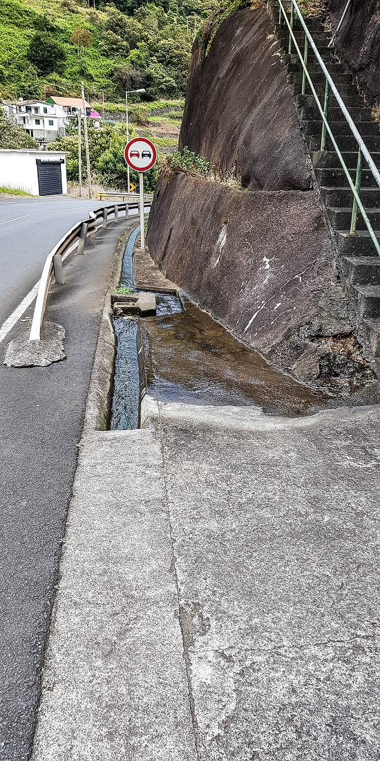 7 May 2019 Circular walk on two levadas around Machico — To the old Madre of the Levada das Figueiras and as far as the first outflow — photo 8