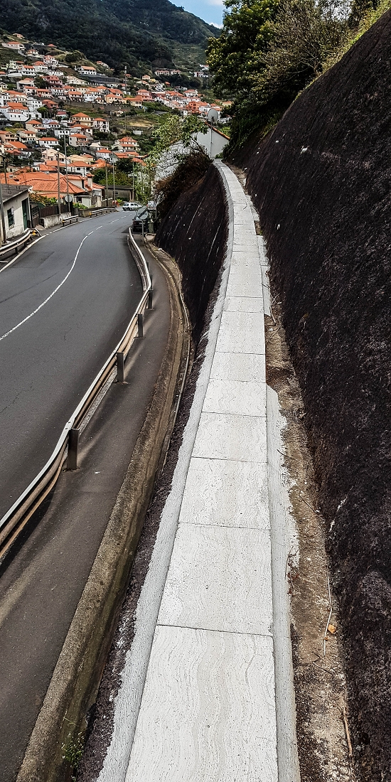 7 May 2019 Circular walk on two levadas around Machico — The new Madre of the Levada das Figueiras and the first metres beside the road — photo 7