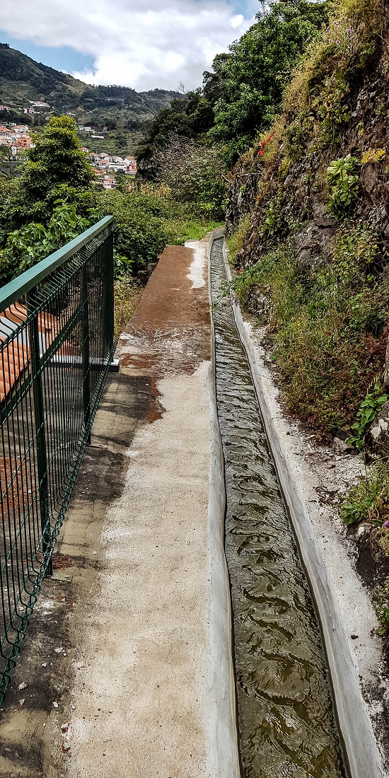 7 May 2019 Circular walk on two levadas around Machico — Exposed section as far as the tunnel portal — photo 1