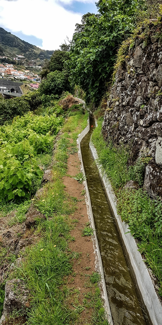 7 May 2019 Circular walk on two levadas around Machico — Exposed section as far as the tunnel portal — photo 2