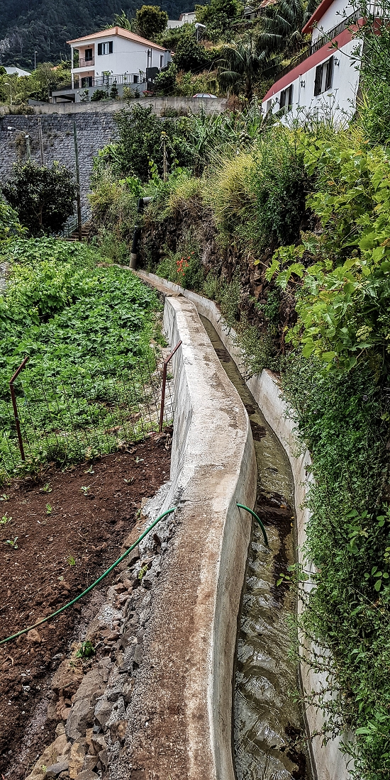 7 May 2019 Circular walk on two levadas around Machico — Exposed section as far as the tunnel portal — photo 14