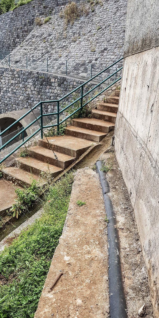 7 May 2019 Circular walk on two levadas around Machico — Exposed section as far as the tunnel portal — photo 16