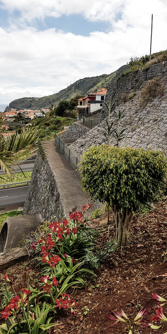7 May 2019 Circular walk on two levadas around Machico — Exposed section as far as the tunnel portal — photo 17