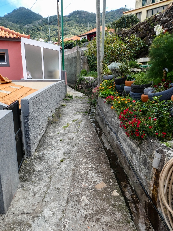 7 May 2019 Circular walk on two levadas around Machico — On to the church of Ribeira Seca — photo 20