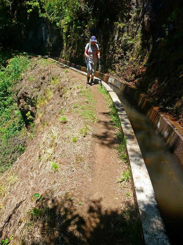 8 July 2018 Circular walk via the Levada do Moinho da Serra, Cascata Madre de Agua, Levada dos Tornos and Levada Nova de Santa Cruz — On the Levada Nova as far as the 1st large water divider — photo 2