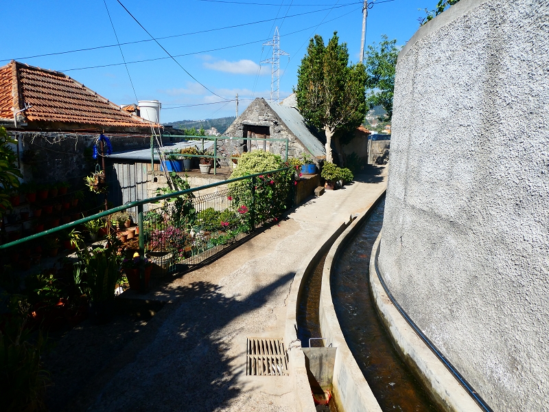 Levada do(s) Moinho(s) da Serra — Nächste Wassermühle und weiter bis zum ersten grossen Endast — Foto 3