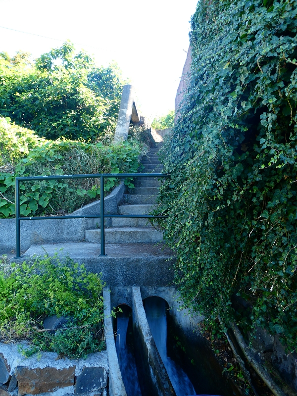 Levada do(s) Moinho(s) da Serra — Nächste Wassermühle und weiter bis zum ersten grossen Endast — Foto 1