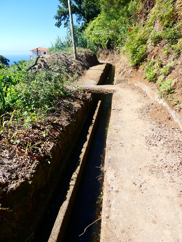 Levada do(s) Moinho(s) da Serra — Bis zur ersten Wassermühle — Foto 1