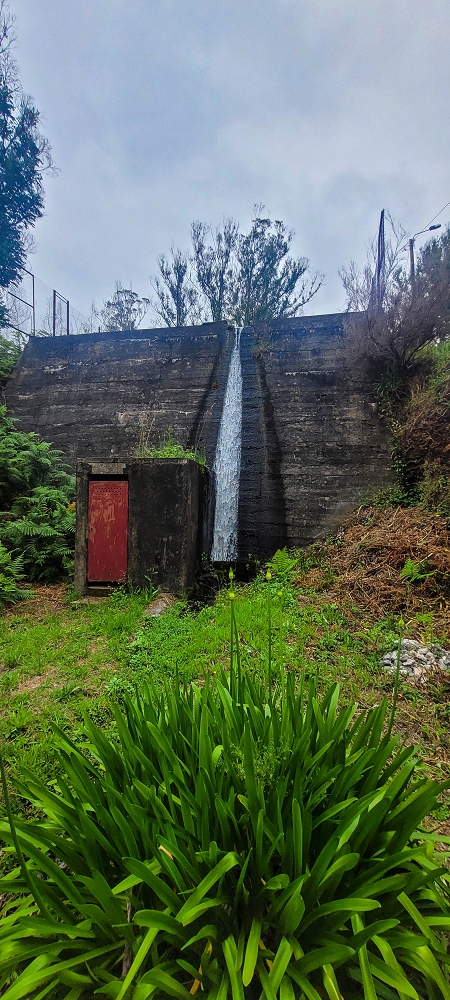 09.06.2024 Auf dem alten CR23 zur Capela do Cabo und über die Levada Nova zurück — Das Endspeicherbecken in Cabo — Foto 5