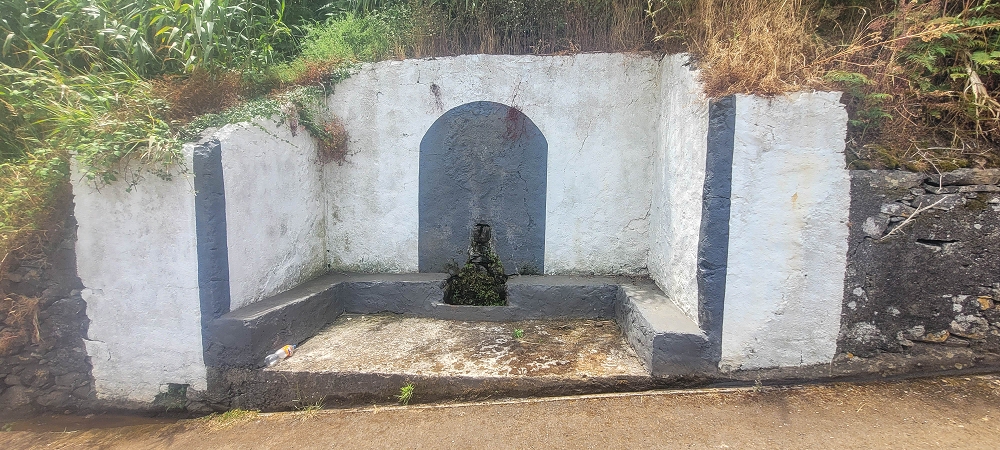 09.06.2024 Auf dem alten CR23 zur Capela do Cabo und über die Levada Nova zurück — Auf dem Lombo do Serrade zur Levada Nova — Foto 1