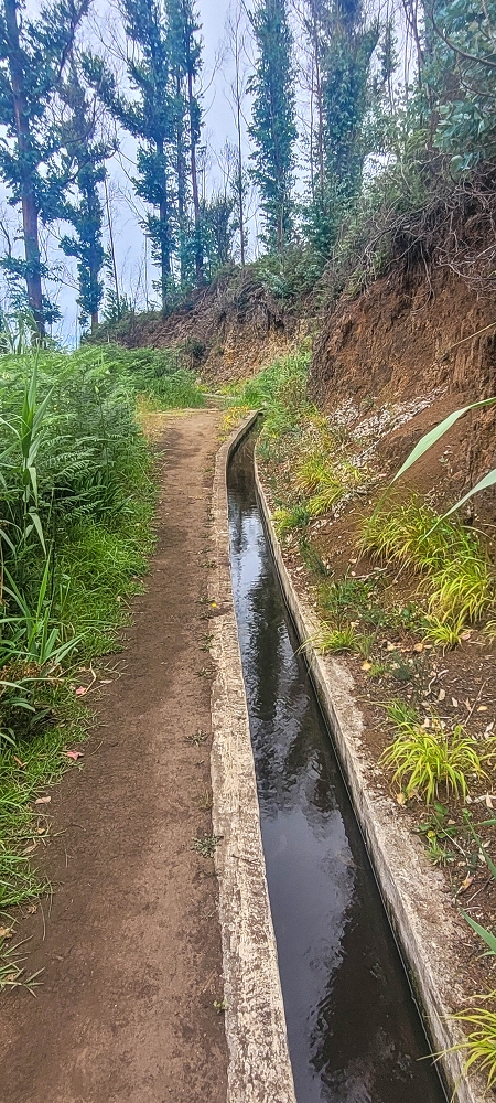 09.06.2024 Auf dem alten CR23 zur Capela do Cabo und über die Levada Nova zurück — Speicherbecken auf dem Lombo do Serrado — Foto 5